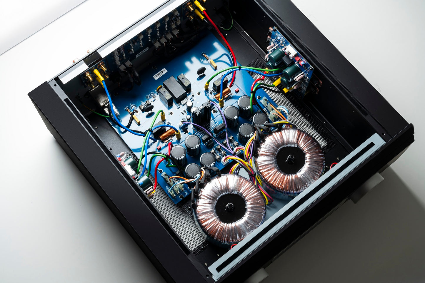 MUSICAL FIDELITY Nu-Vista 600.2 Röhren/Hybrid Vollverstärker