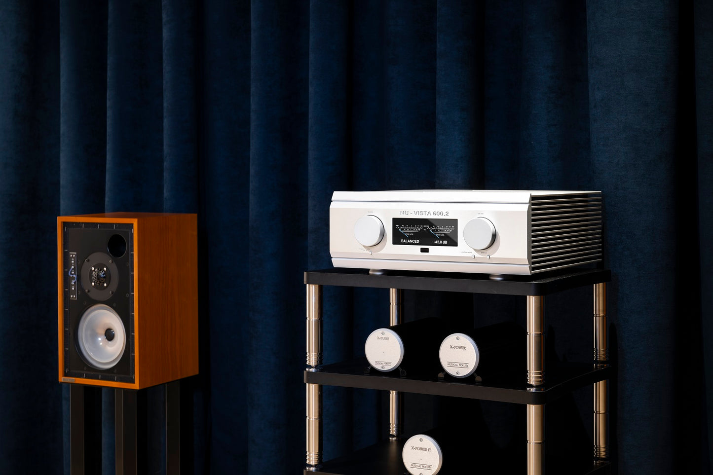 MUSICAL FIDELITY Nu-Vista 600.2 Röhren/Hybrid Vollverstärker