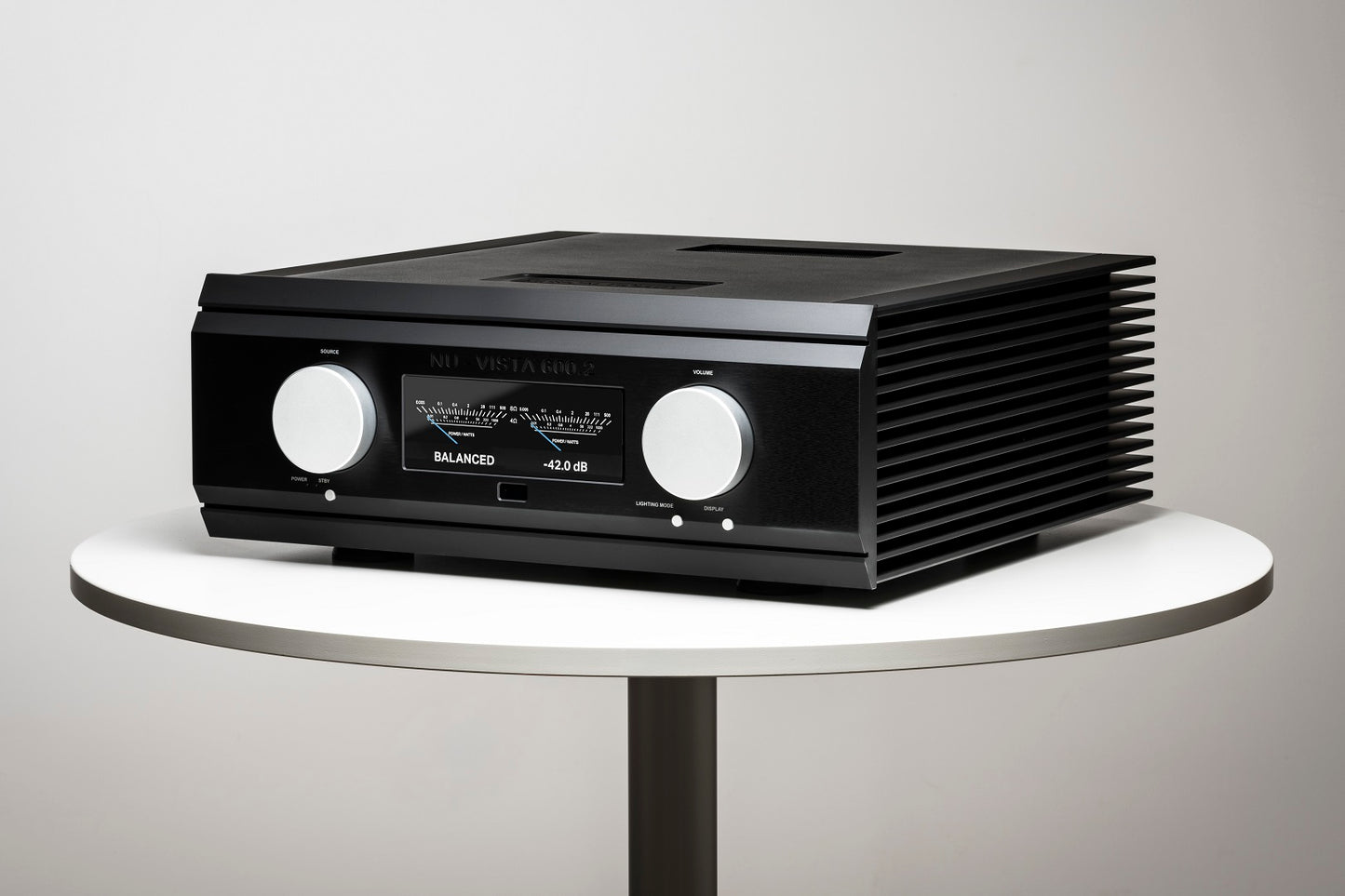 MUSICAL FIDELITY Nu-Vista 600.2 Röhren/Hybrid Vollverstärker